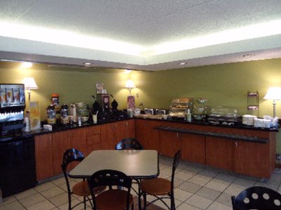 Quality Suites Whitby Oshawa - Breakfast Room