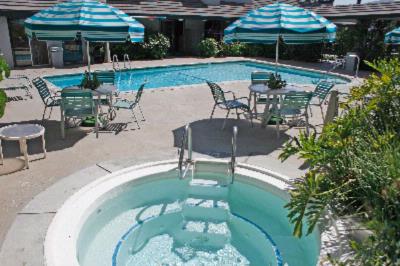 Golden Key Hotel - 