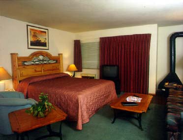 Lakeland Village Beach & Mountain Resort - Typical Deluxe King Studio in the Lodge