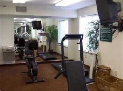 Hawthorn Inn & Suites - 