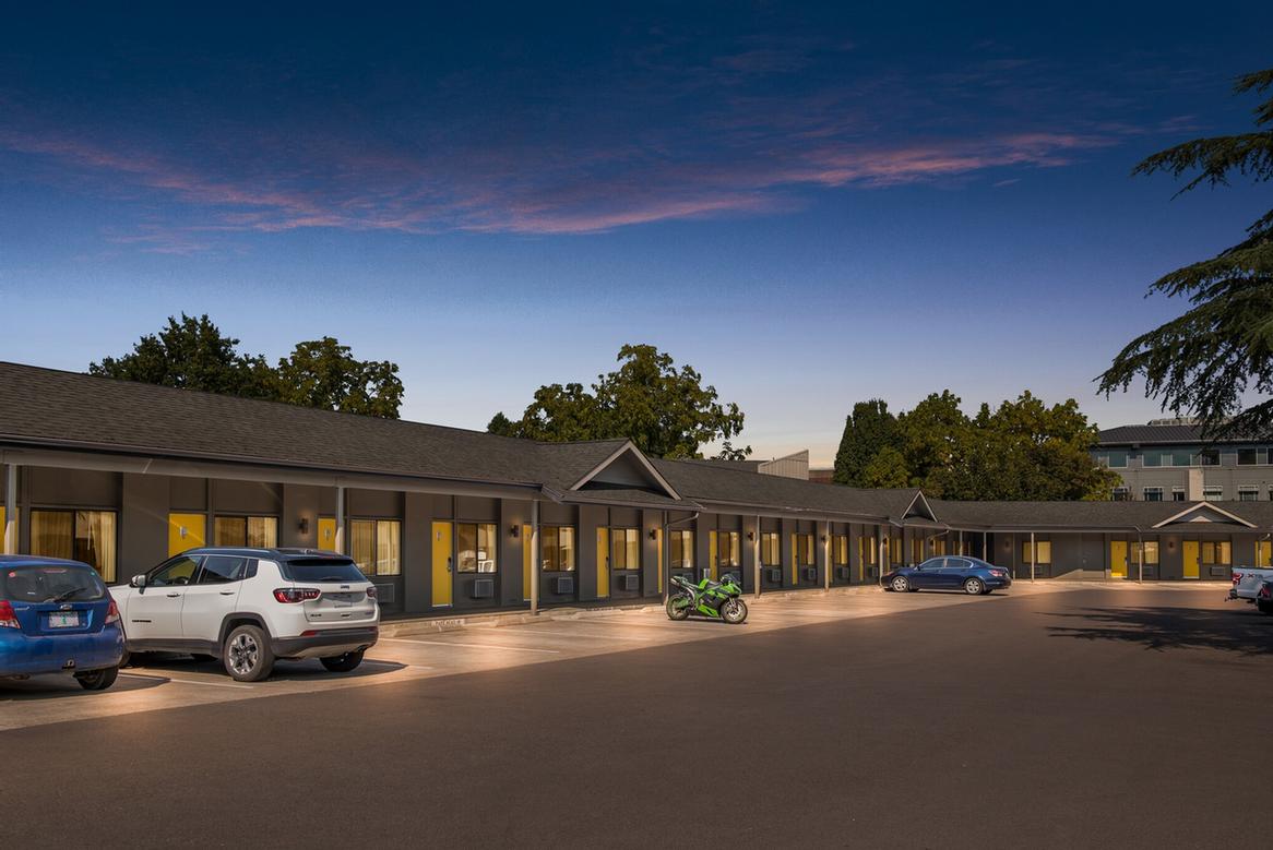 Best Western New Oregon Motel - 