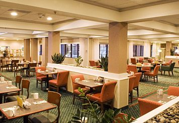 Start Your Day With A Hearty Breakfast At Our Own Courtyard Café. Our Breakfast Buffet Features Made-to-order Eggs Sausage Bacon Hash Browns Fresh Waffles And More. For Lighter Fare There Is Cereal Bagels Muffins Yogurt And Fresh Fruit.