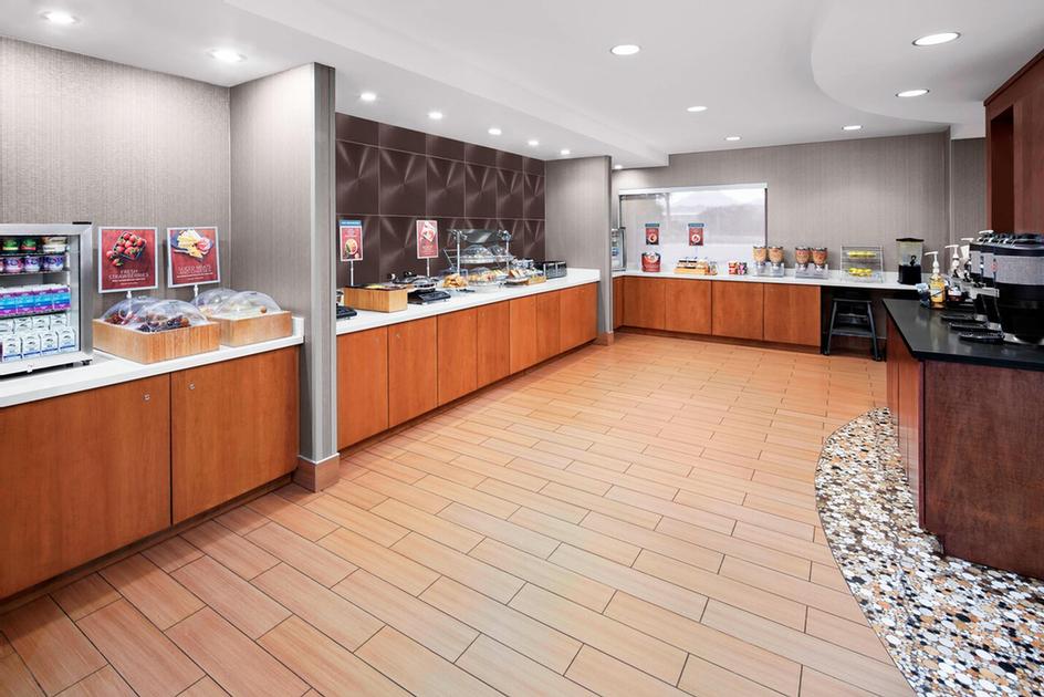 North Scottsdale Springhill Suites by Marriott - Enjoy Drinks Sodas And Snacks For Your Room.