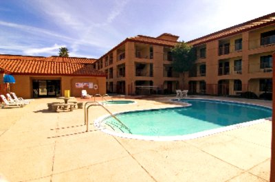 Empire Inn & Suites - Outdoor Pool Area With Heated Whirlpool