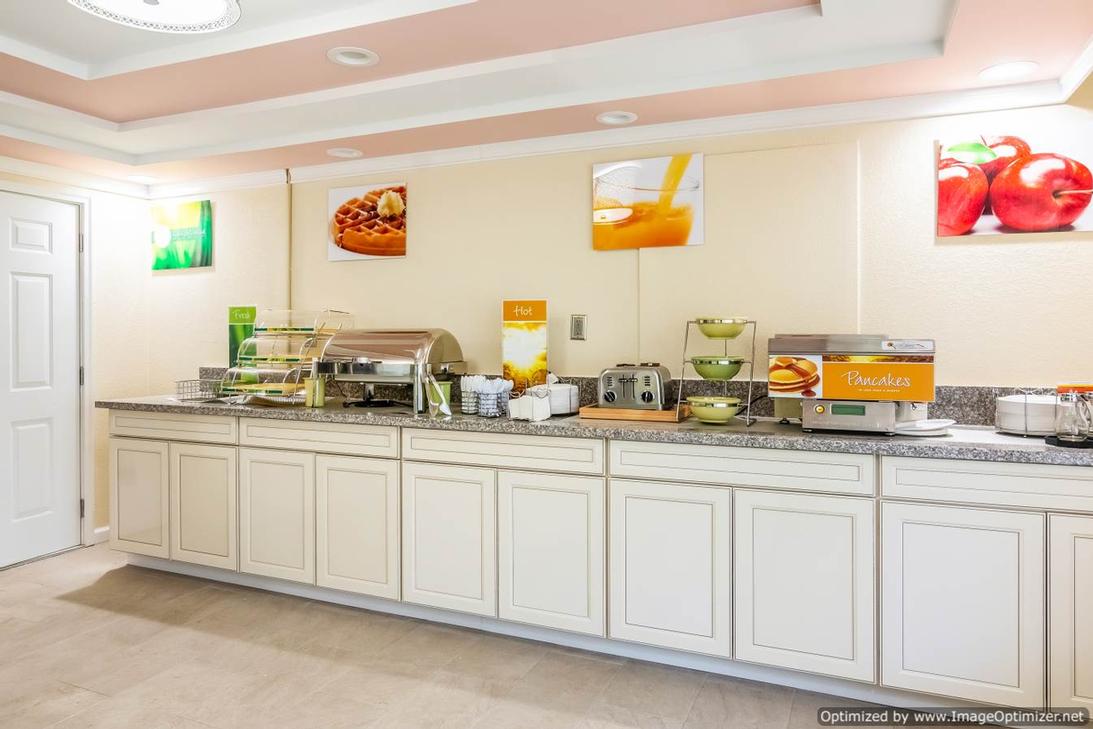 Holiday Inn Central - Magnolia Lounge
