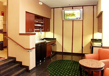 Our Elegant Lounge Is The Site Of The Courtyard Café And Our New 24-hour Market. Relax Any Time Of Day Or Night Before The Fireplace. Enjoy A Complimentary Usa Today Or Just Sit Back And Watch Tv.