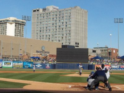 Park Inn Toledo - Adjacent To The 75000 Sq. Ft. Seagate Convention Centre And Across The Street From Fifth Third Field Home Of The Triple A Toledo Mud Hens.