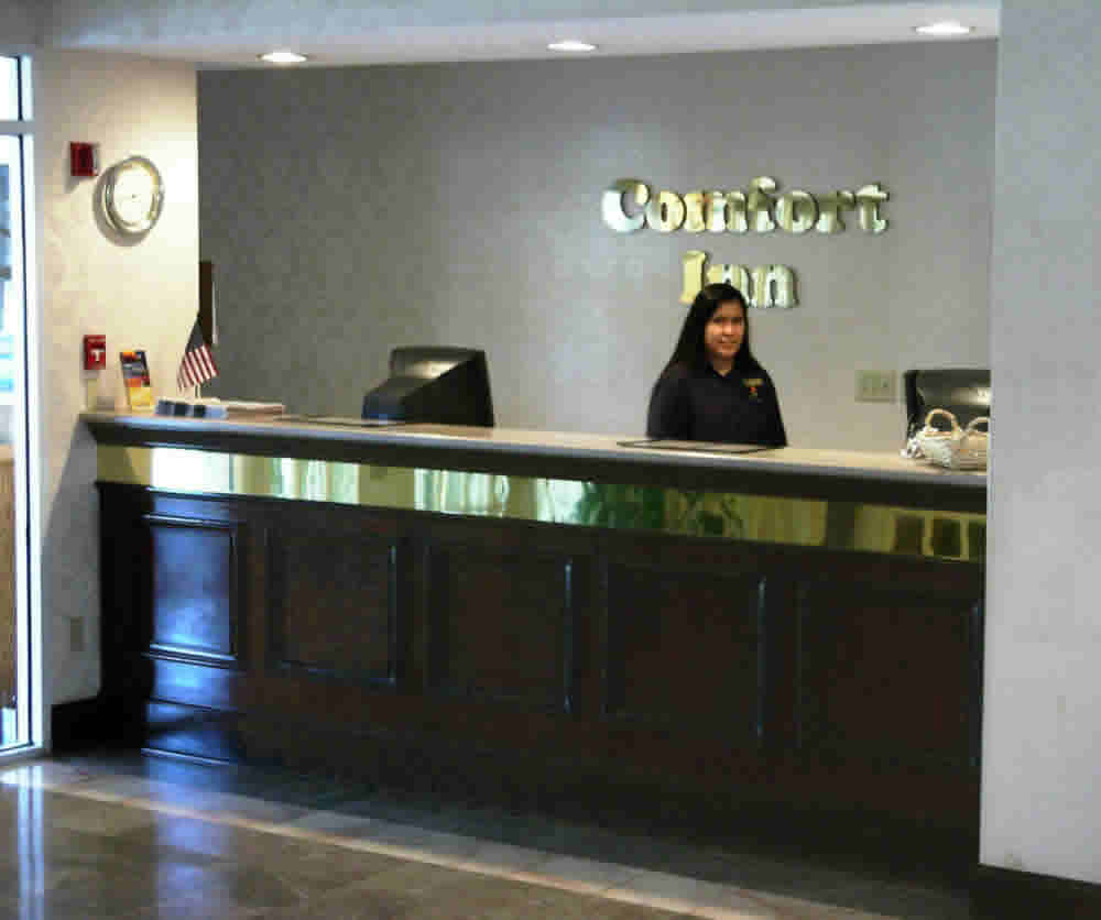Comfort Inn by The Galleria - Front Desk