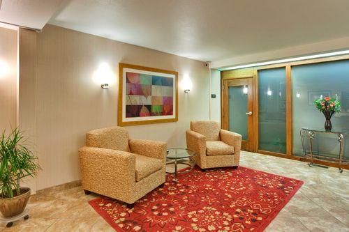 Holiday Inn Express - Pool