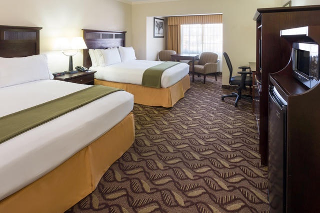 Holiday Inn Express - Priority Club
