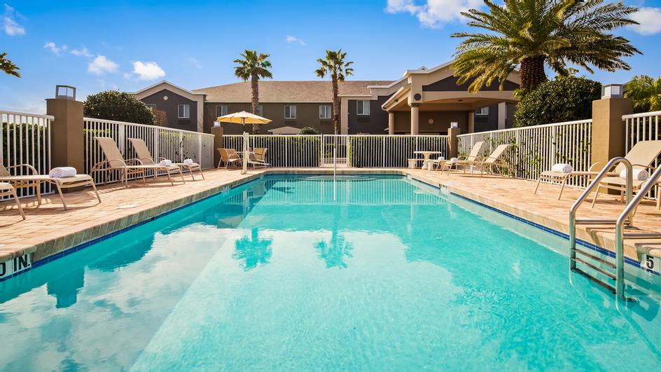 Best Western Edgewater Inn - 