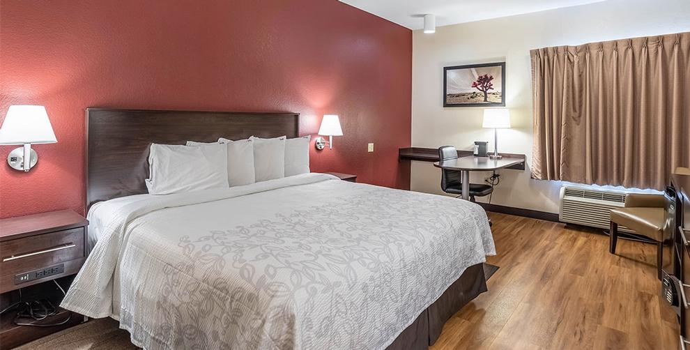 Business King Rooms Have Refrigerators And Microwaves.