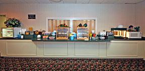 Econo Lodge Inn & Suites - 