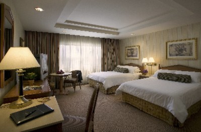 Deluxe Double Queen Room