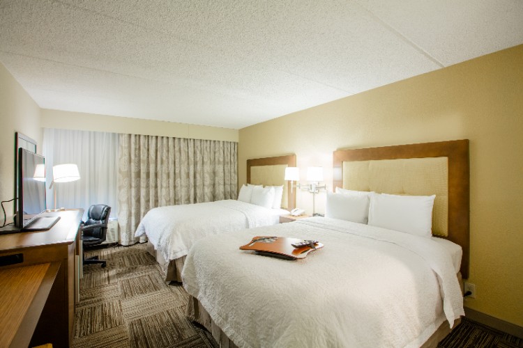 Hampton Inn Northlake - King Room