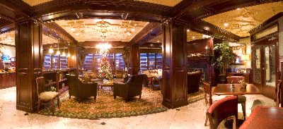 Holiday Inn Express & Suites - 