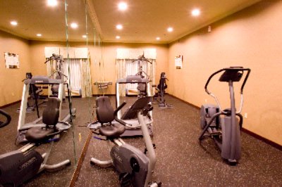 Holiday Inn Express & Suites - 