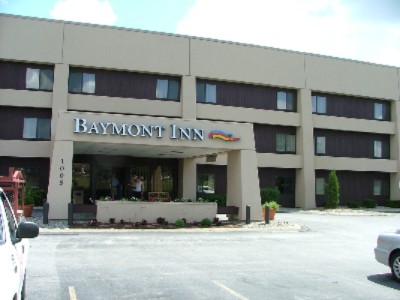 Baymont Inn Main Entrance