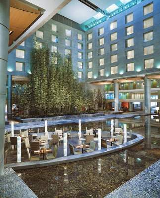Westin Detroit Metropolitan Airport - Atrium Lobby