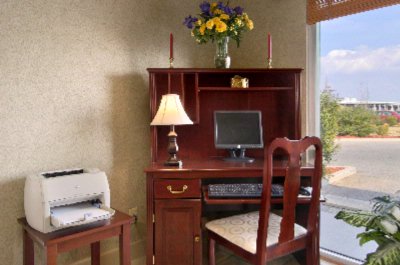 Howard Johnson - Business Center