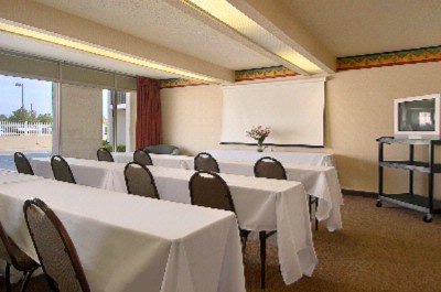 Howard Johnson - Meeting Room