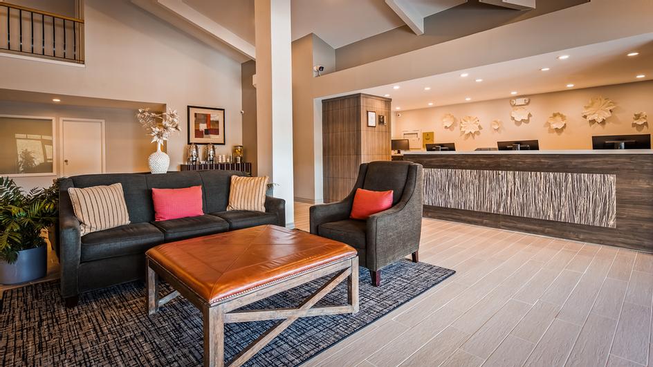 Best Western Executive Inn - Outdoor Swimming Pool