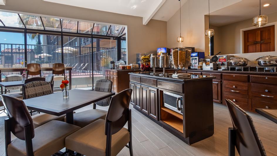 Best Western Executive Inn - Breakfast Area