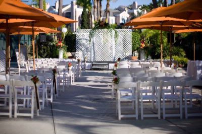 Hilton Irvine - Outdoor Patios Available For Cermonies And Receptions