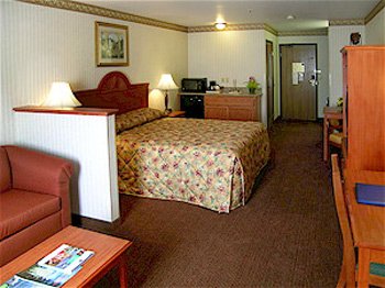 Best Western Inn & Suites at Discovery Kingdom - King Suite