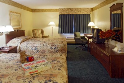 Country Inn & Suites Cedar Rapids Airport - Our Family Sized Double Queen Rooms Are The Perfect Fit.