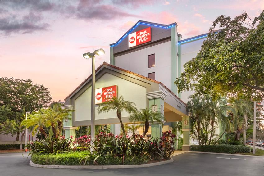 Best Western Kendall Hotel & Suites - 