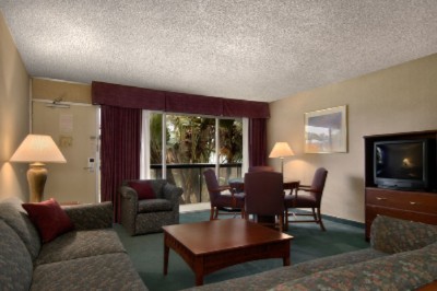 Ramada Silicon Valley - Parlor Room