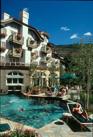 Private Back Yard & Pool W/views To Mountains