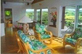 Maui Tradewinds - StarWind living/dining area