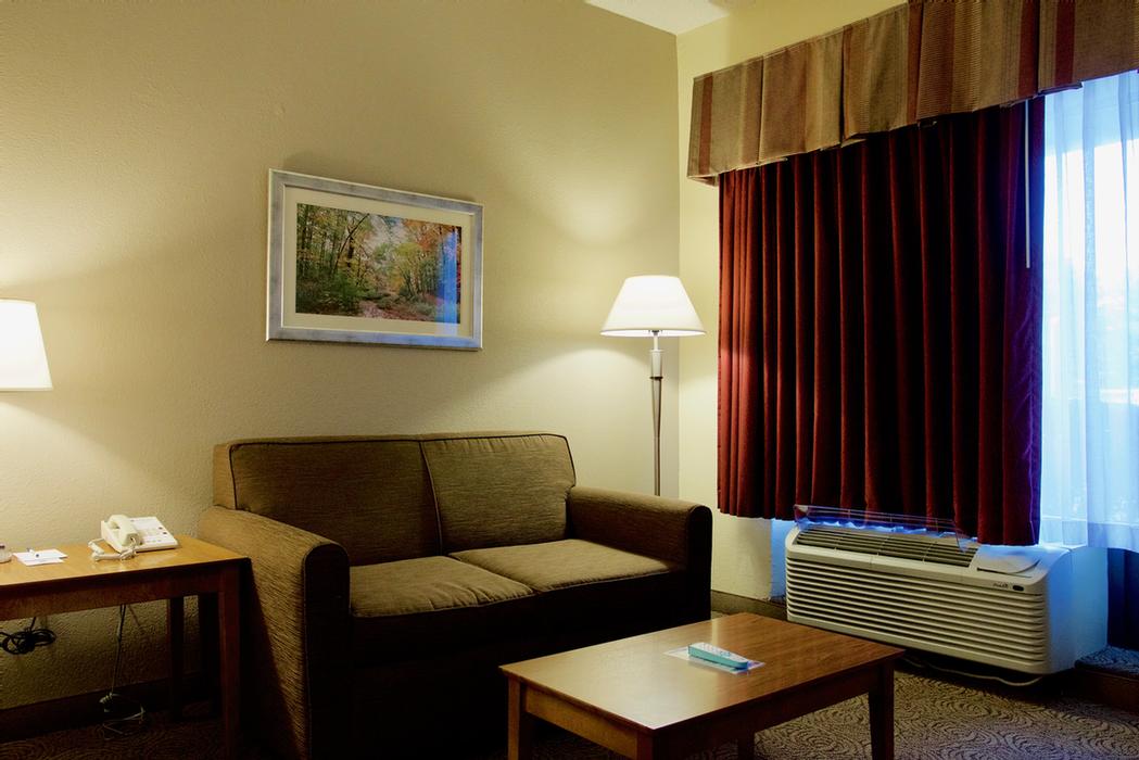 2 Queen Suite