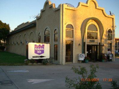 Knights Inn - 