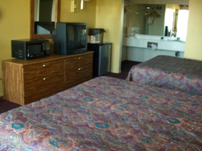 Knights Inn - 