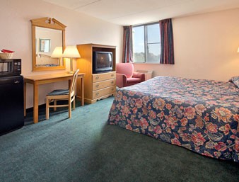 Days Inn Plymouth West - King Room