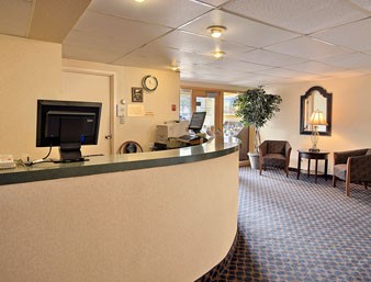 Days Inn Plymouth West - Lobby Area