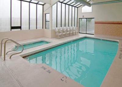 Quality Inn - Our Swimming Pool
