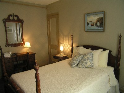 America's Best Inn Downtown St. Petersburg - Full Bed
