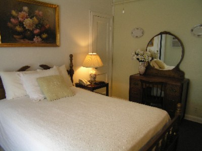 America's Best Inn Downtown St. Petersburg - Full Bed