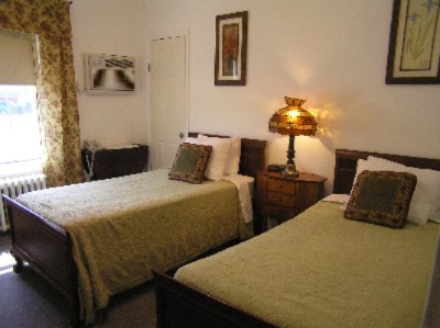 America's Best Inn Downtown St. Petersburg - Twin Beds