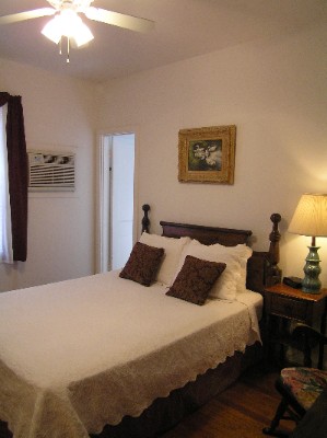 America's Best Inn Downtown St. Petersburg - Queen Bed