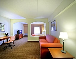 La Quinta Inn & Suites New Haven - Queen Suite