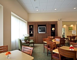 La Quinta Inn & Suites New Haven - Breakfast Area