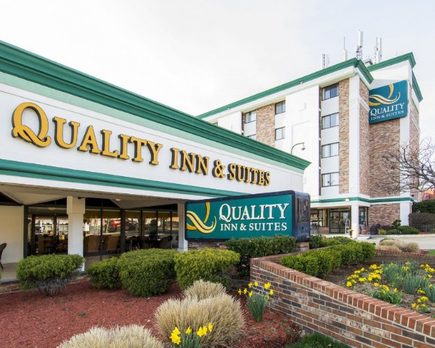 Quality Inn & Suites - Interior Rooms
