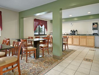 Crystal Lake Super 8 - 