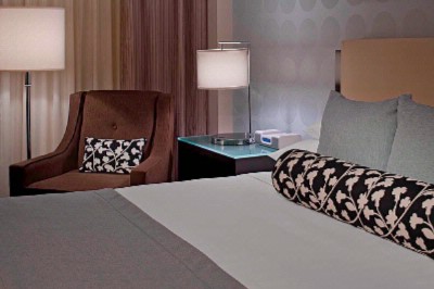 Hyatt Arlington - King Bed