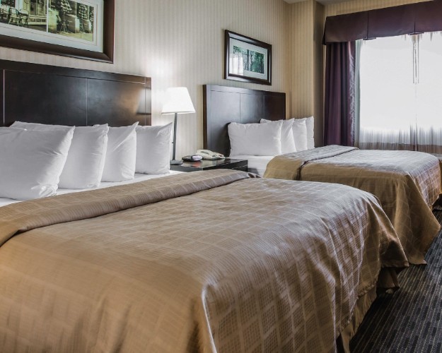 Comfort Suites Rosemead - Roll-in Shower